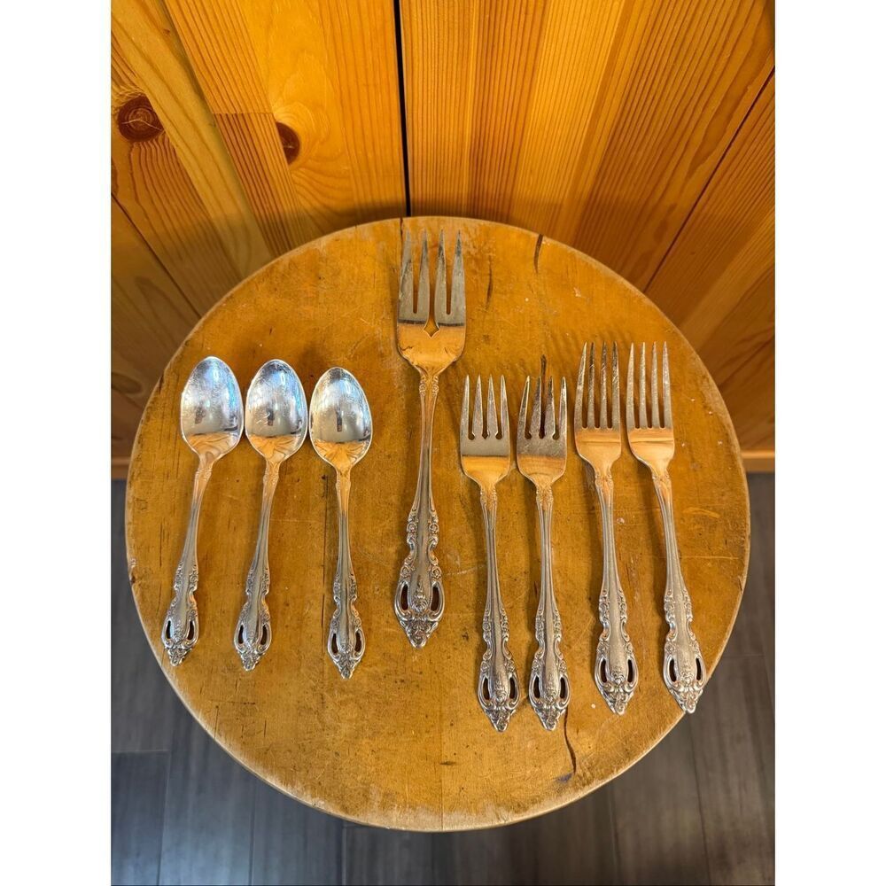 Oneida Real Silverplate Community Brahms 3 Spoons 2 Salad Forks 2 Forks 1Large F
